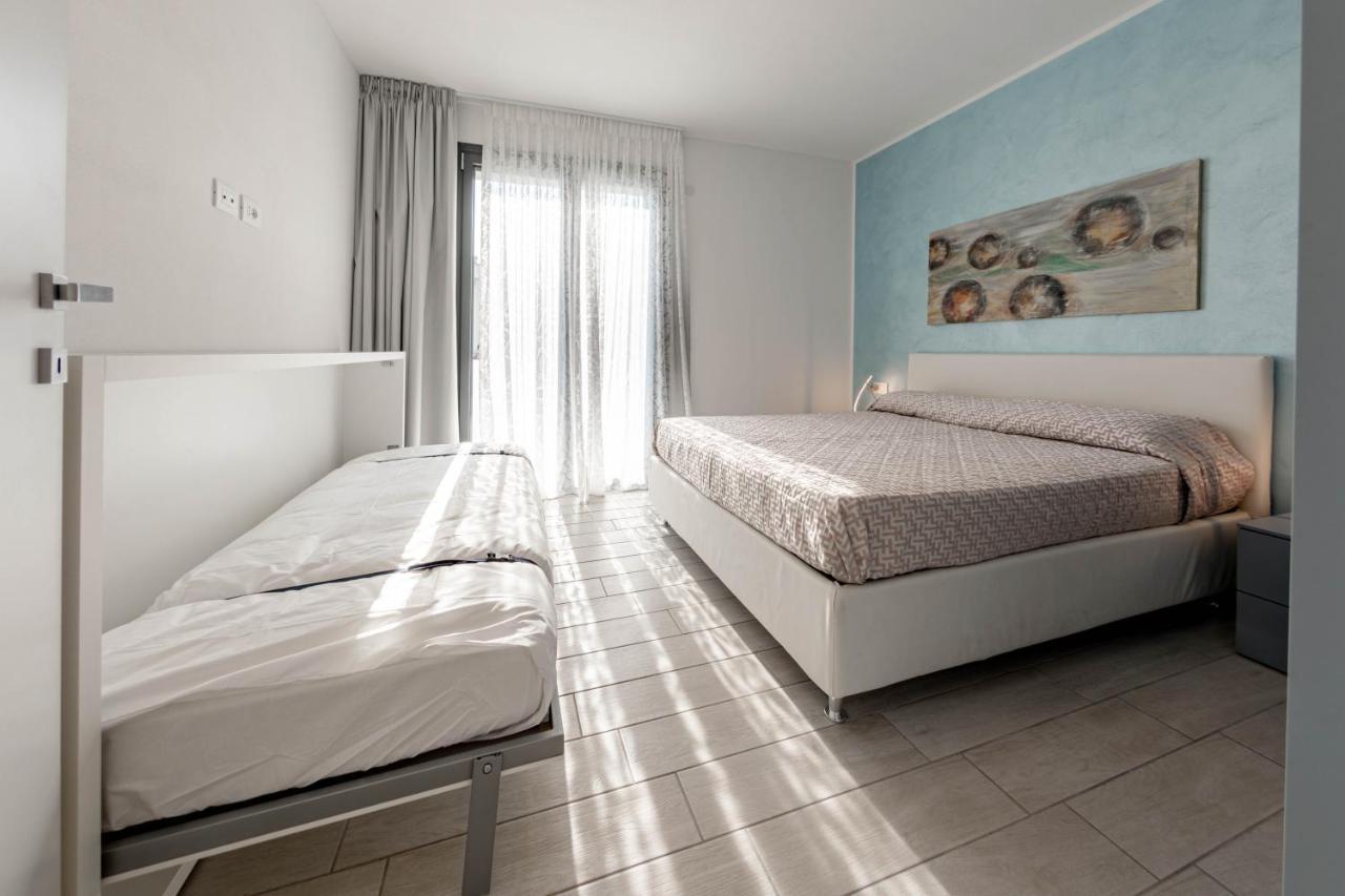 H11 Luxury 12B Porto - Piscina - Jacuzzi Lejlighed Santo Stefano al Mare Eksteriør billede