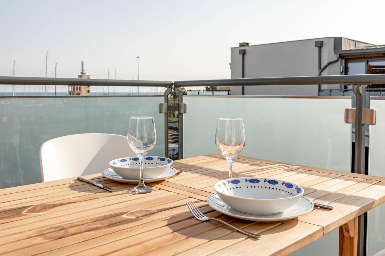 H11 Luxury 12B Porto - Piscina - Jacuzzi Lejlighed Santo Stefano al Mare Eksteriør billede