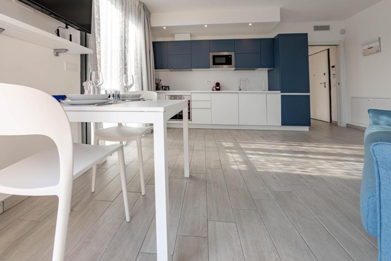 H11 Luxury 12B Porto - Piscina - Jacuzzi Lejlighed Santo Stefano al Mare Eksteriør billede