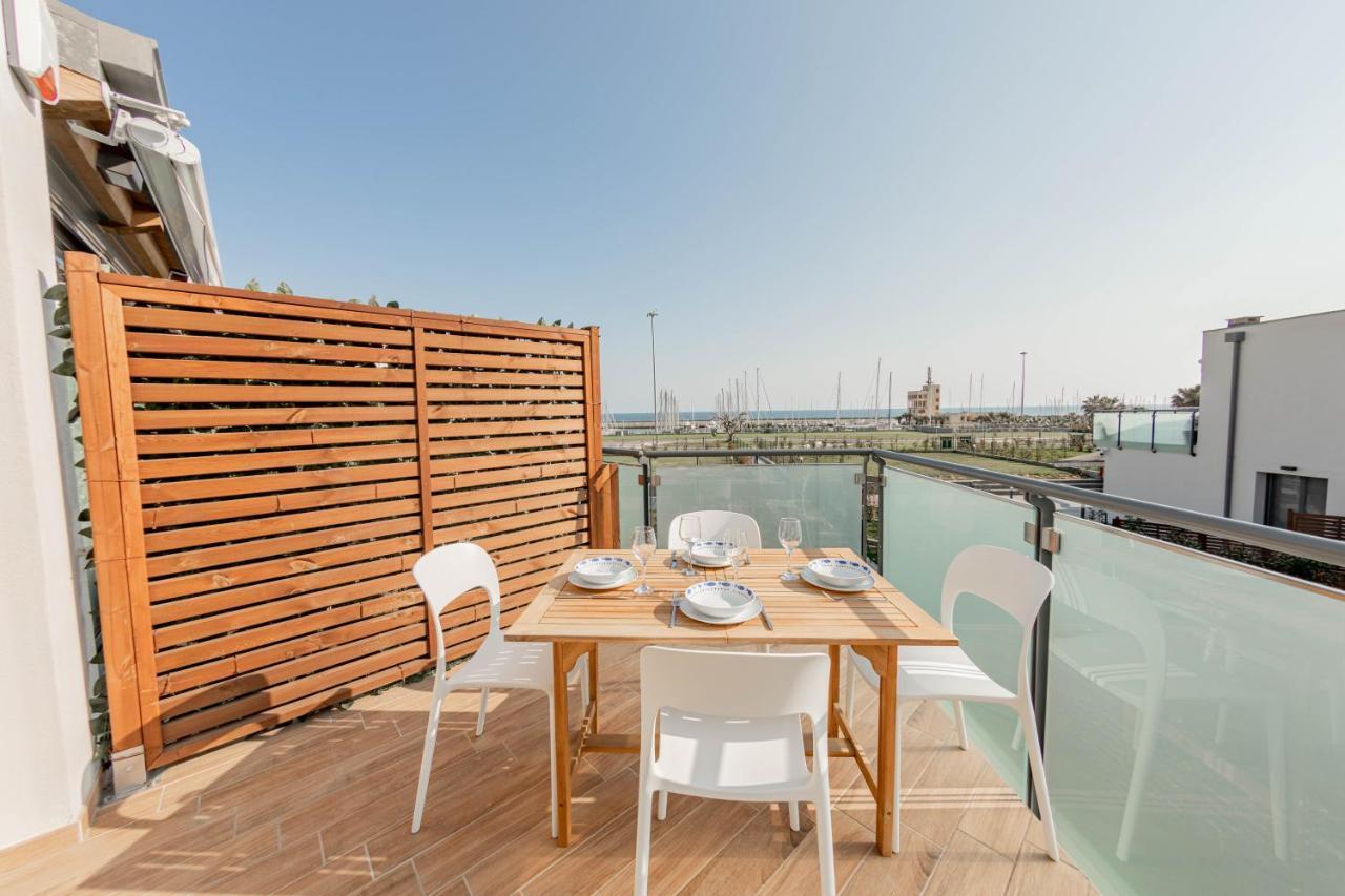 H11 Luxury 12B Porto - Piscina - Jacuzzi Lejlighed Santo Stefano al Mare Eksteriør billede