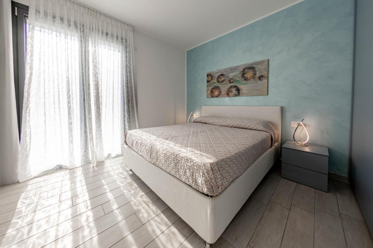 H11 Luxury 12B Porto - Piscina - Jacuzzi Lejlighed Santo Stefano al Mare Eksteriør billede