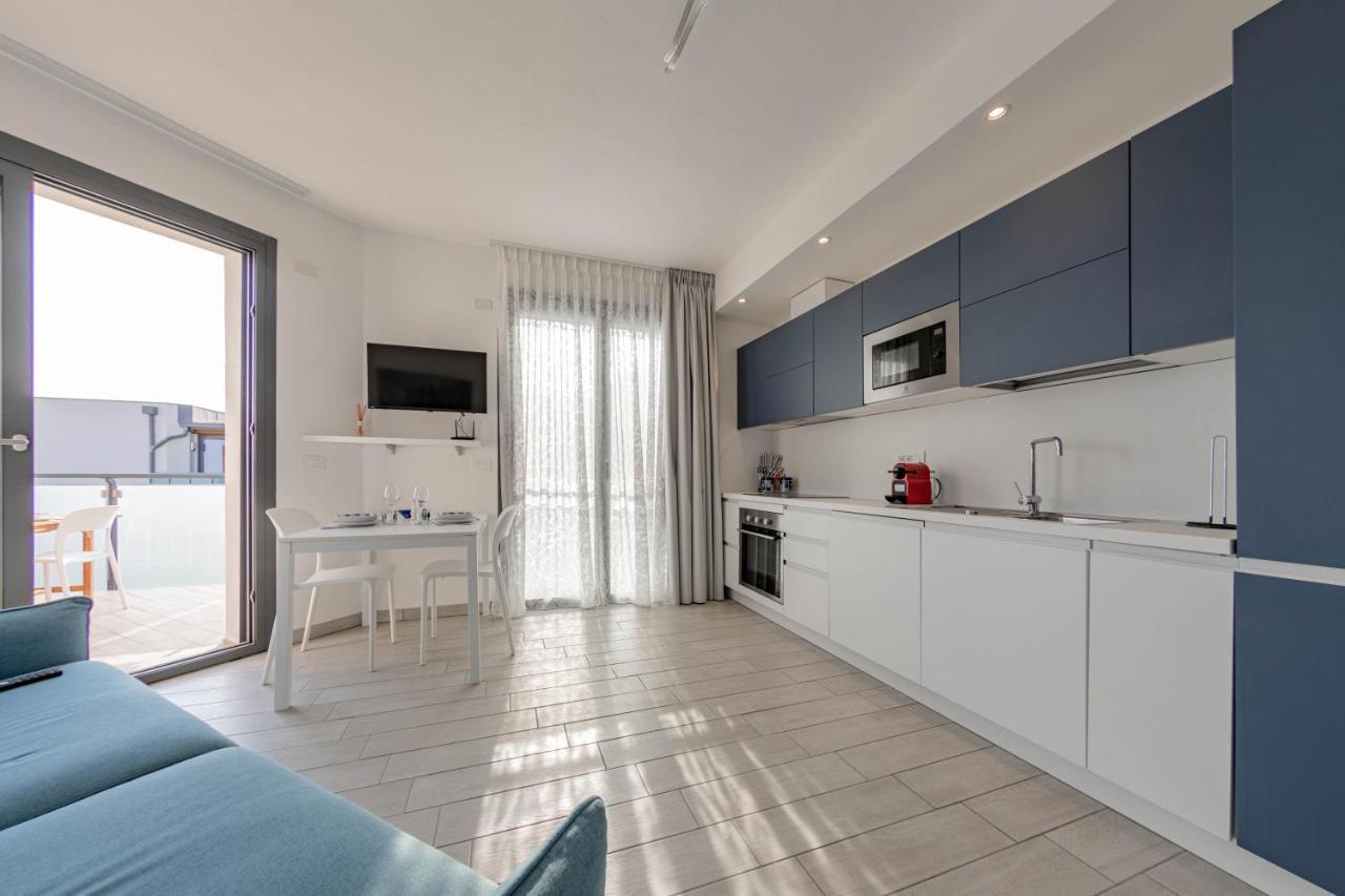 H11 Luxury 12B Porto - Piscina - Jacuzzi Lejlighed Santo Stefano al Mare Eksteriør billede